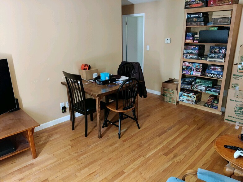 Building Photo - 6 Eliot Rd