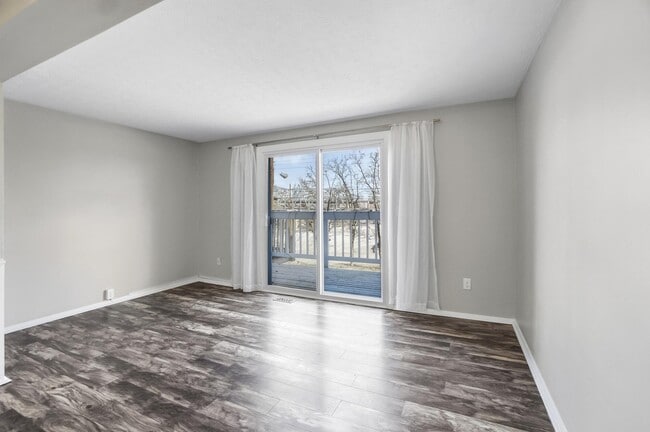 Building Photo - 315 Western Ave