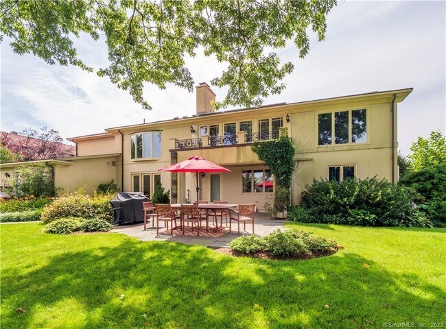 Building Photo - 10 Bluewater Hill S