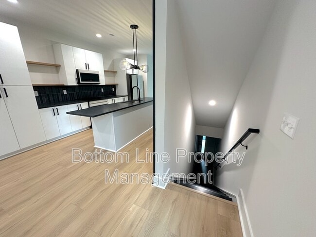 Building Photo - 1352 Briar Creek Rd