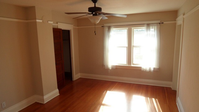 Building Photo - Charming craftsman home located in the hig...