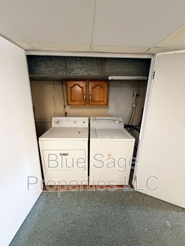 Building Photo - 5207 Westbrook Dr