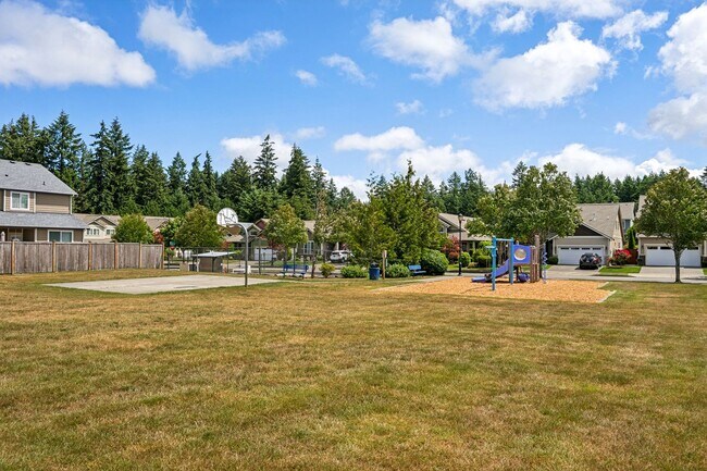Building Photo - 8842 28th Way SE