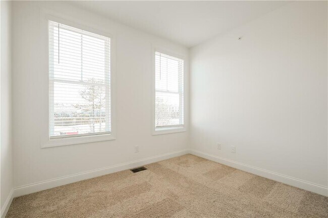 Building Photo - 514 Alice Wy