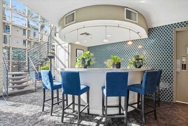 Building Photo - 1701 E Colter St