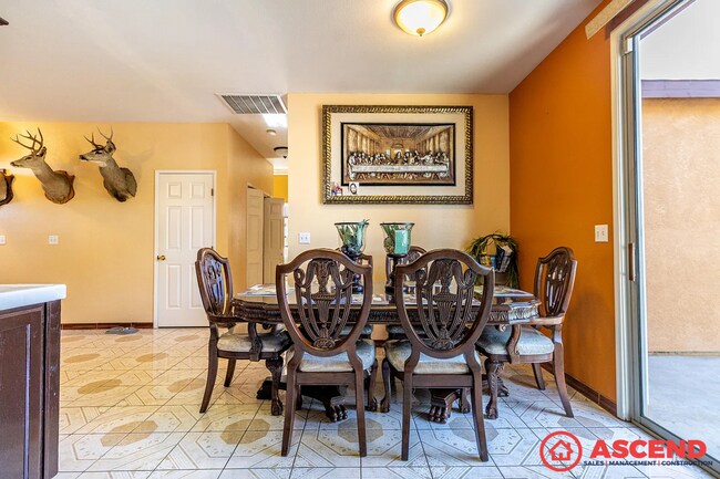 Building Photo - LISTING TITLE: Comfortable 3BD/2BA Home in Tulare's 93274 — Move-In Ready!