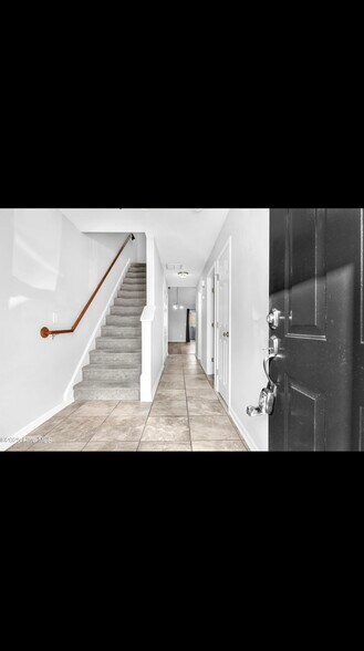 Building Photo - 140 Lincoln Place Cir