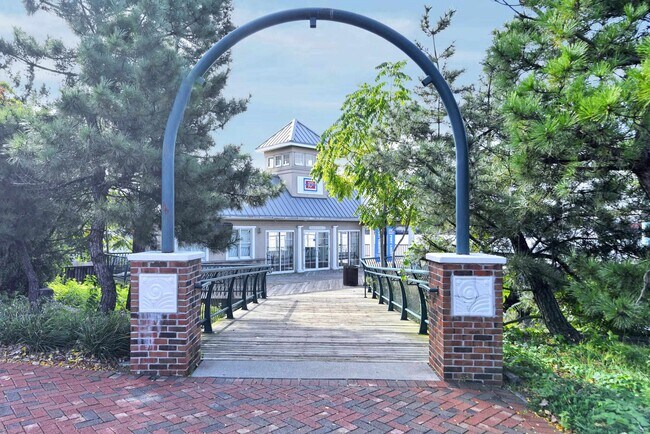 Building Photo - 15 Freedom Way