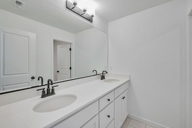 Building Photo - 12161 Coal Crk Wy