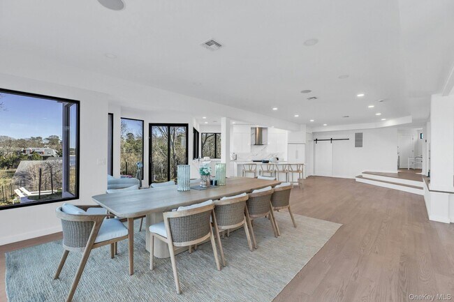 Building Photo - 10 Bay View Dr