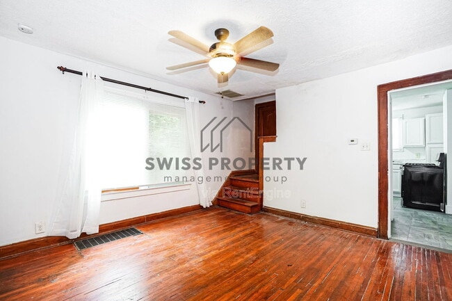 Building Photo - 1339 E Kossuth St