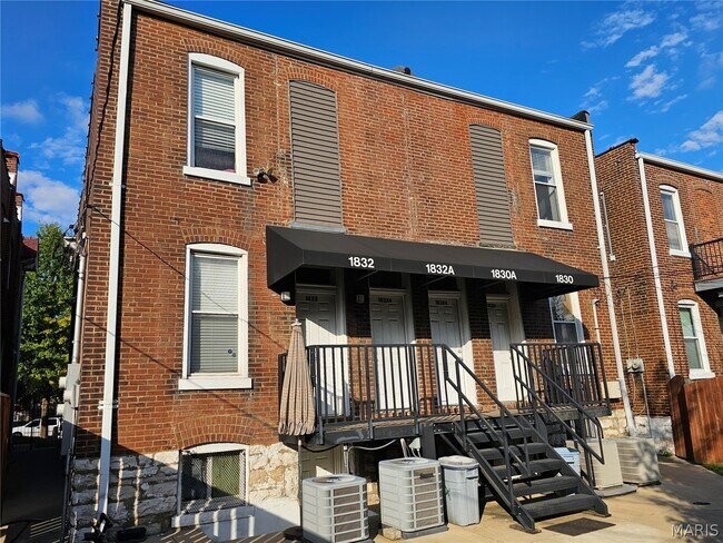 Building Photo - 1832 Russell Blvd