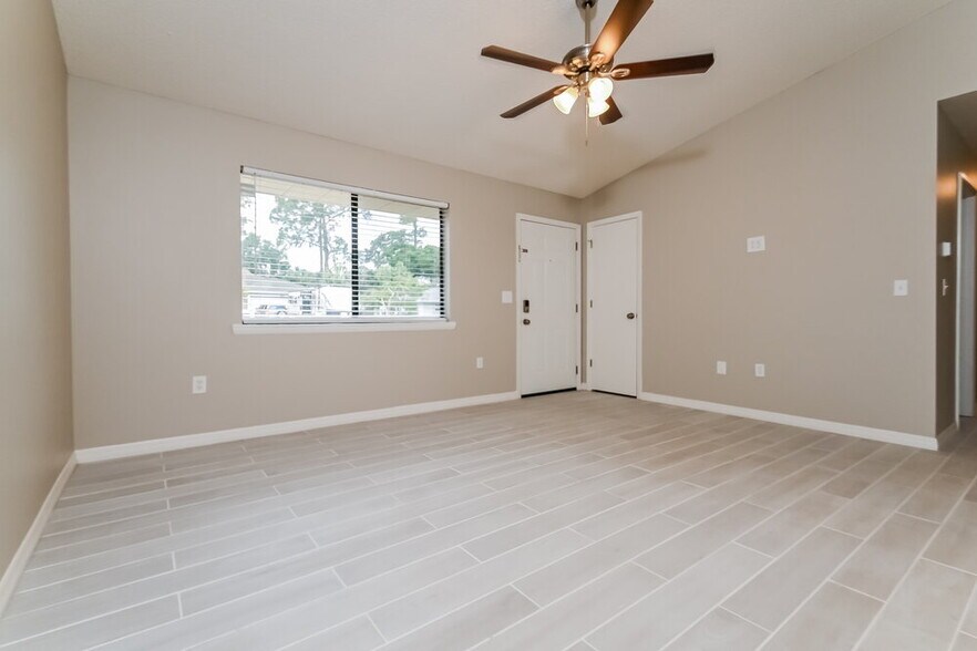 Building Photo - 2912 Crane Ave