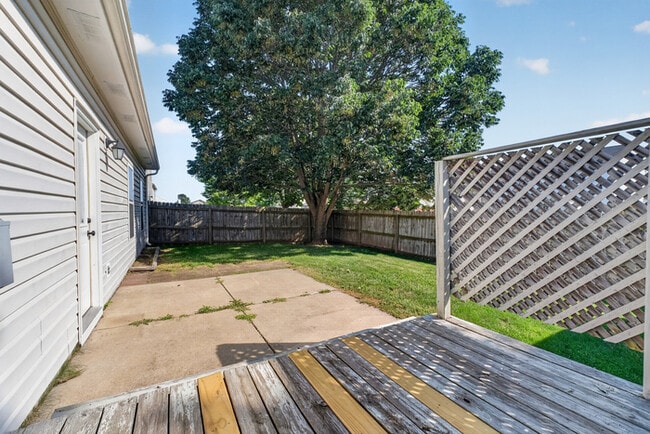 Building Photo - Charming 3-Bedroom Ranch in Avon!