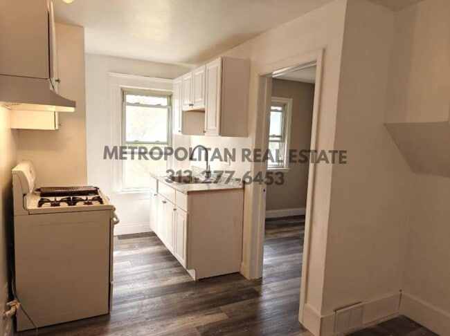 Building Photo - 4476 Monroe St