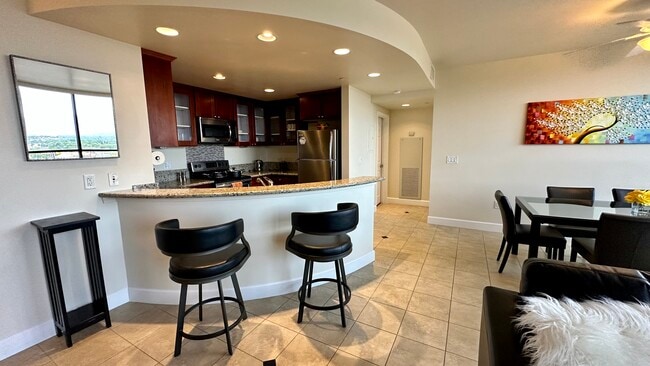 Building Photo - 450 N Arlington Ave