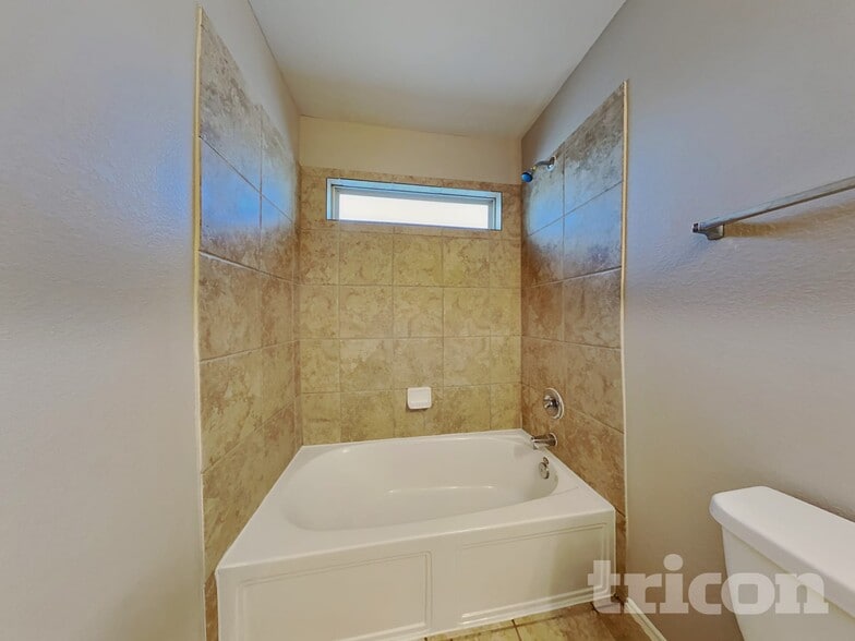 Building Photo - 17235 Hawks Landing Dr