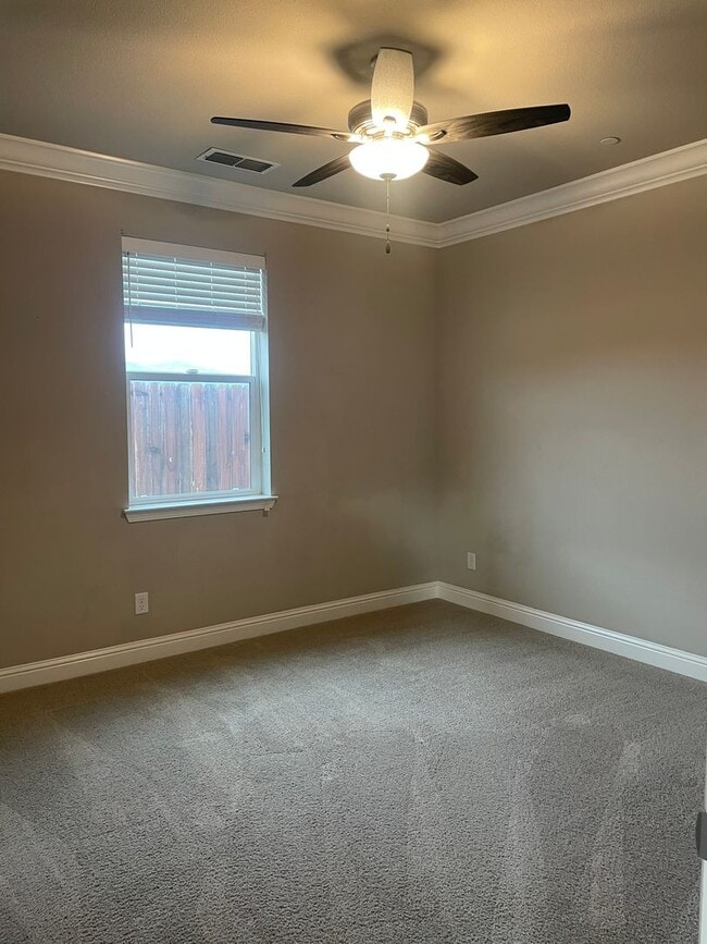 Building Photo - New Year Move-In Special! $200 OFF 1st MONTH RENT!!
