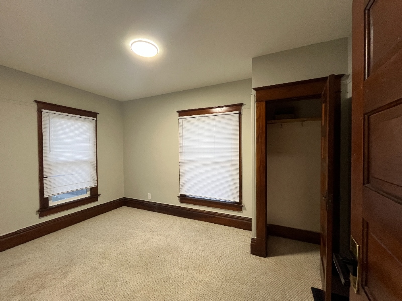 Building Photo - 1220 6th Ave