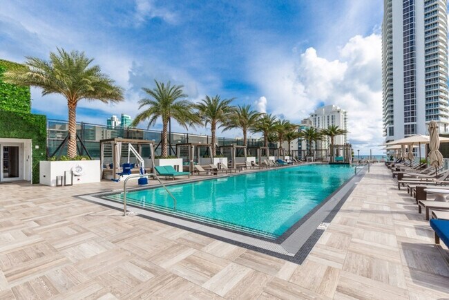 Building Photo - 4112 Jimmy Buffett Mem Hwy