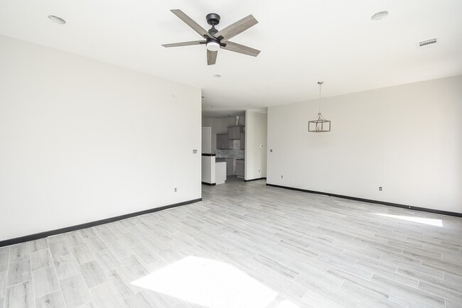 Building Photo - 209 Silverleaf Rd