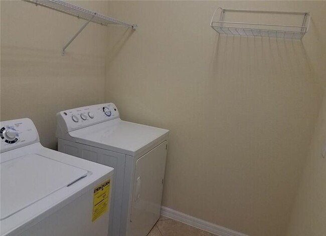 Building Photo - 3/2 Moss Park Orlando-AVAILABLE 08/14/2026