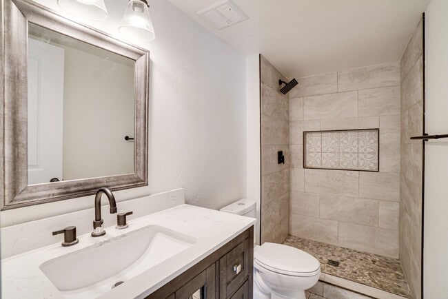 Building Photo - Dain House