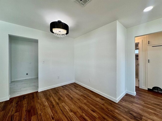 Building Photo - 809 Proctor Pl