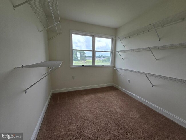 Building Photo - 490 Duck Creek Rd