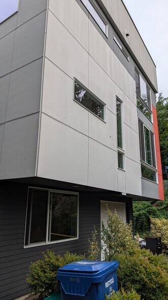 Exterior - Garage - 5007 Renton Ave S