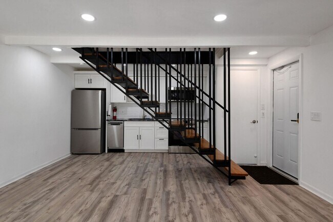 Building Photo - Charming 1BR Condo in Palm Bay