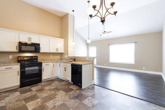 Building Photo - 155 Matheson Dr