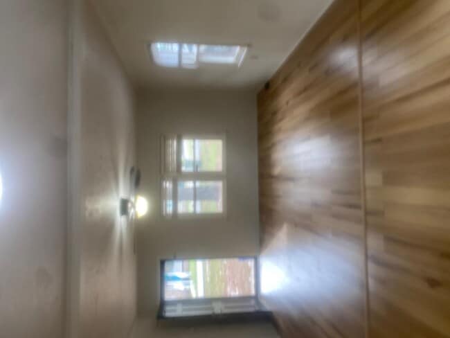 Building Photo - 104 Beeler Ave