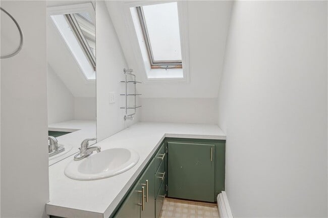 Building Photo - 135 Columbia Ave