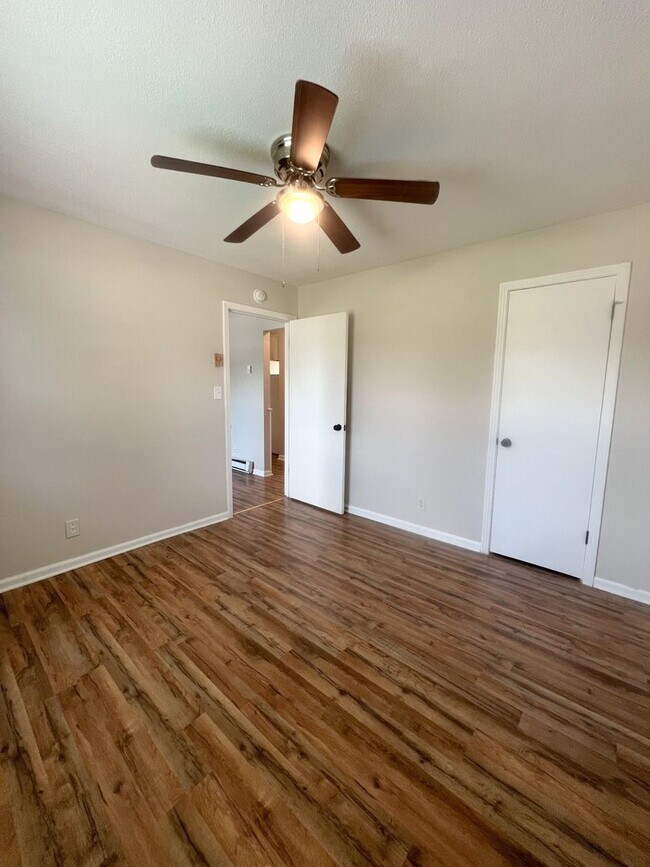 Building Photo - 107 Tandy Dr