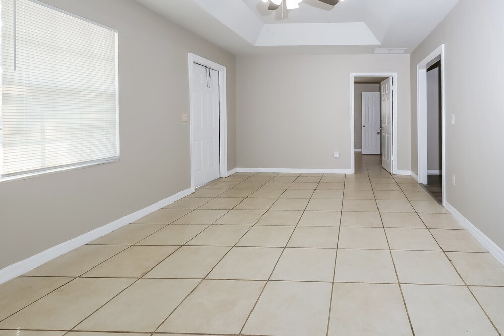 Building Photo - 1021 S L St