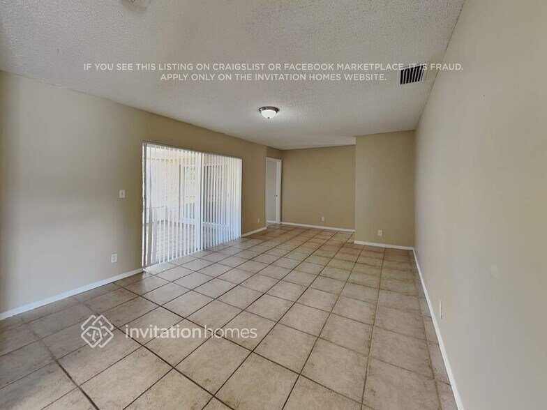 Building Photo - 8121 NW 44th Ct