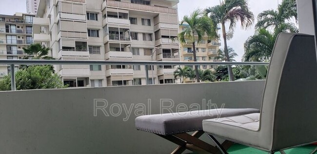 Building Photo - 430 Kaiolu St