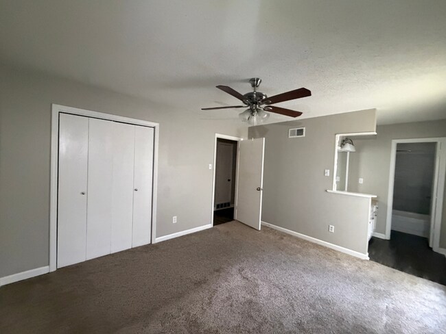 Building Photo - Charming 3BR/2BA Bartlett Area Home | Soaring High Ceilings, Brick Fireplace & Fenced Yard