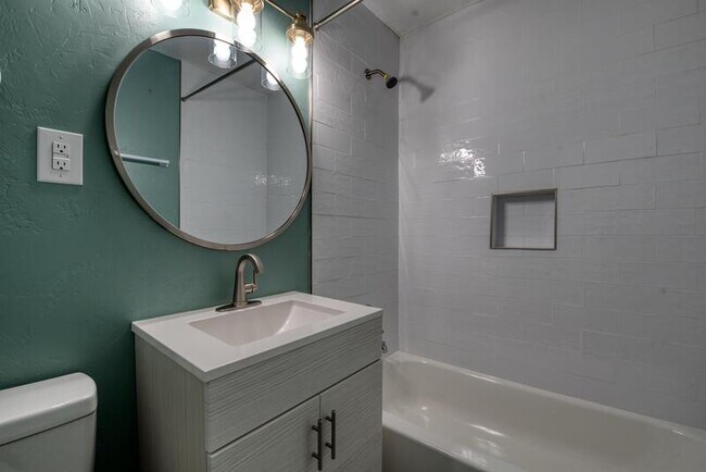 Building Photo - 6611 NW 31st St