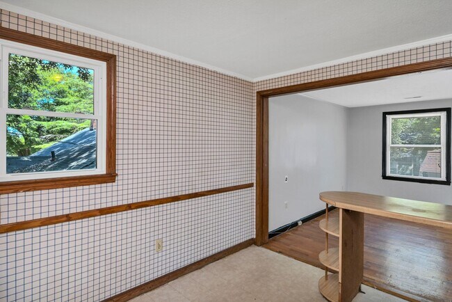 Building Photo - Just 8 Minutes from USC – Charming 2 Bedroom Home with Covered Front Porch!