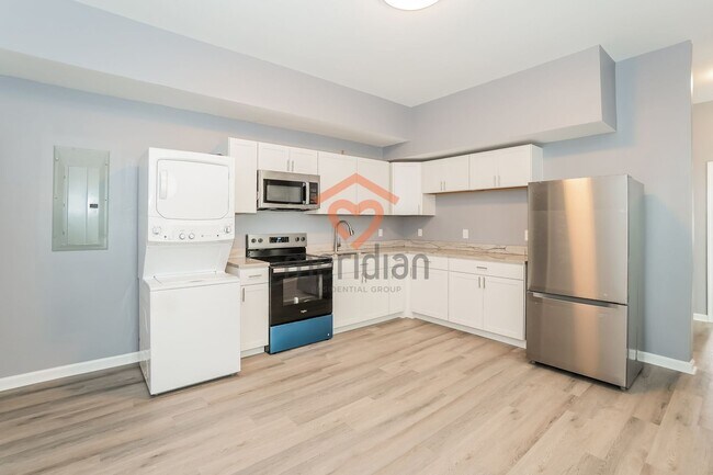 Building Photo - 4 bed / 4 bath ~ available Feb. 2027