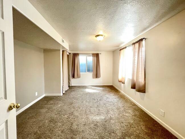 Building Photo - Beautiful Single Family Home Available Soon!