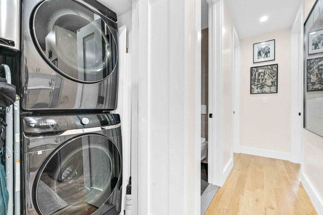 Building Photo - Stylish Form & Function in this Lovely Prospect Lefferts 2BR/1BA w/ Private Balcony.