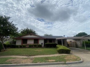 Building Photo - 3420 Pacesetter Dr