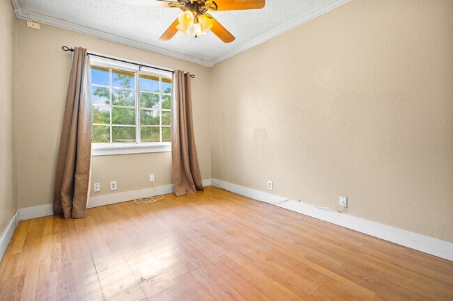 Building Photo - 12803 El Sendero St
