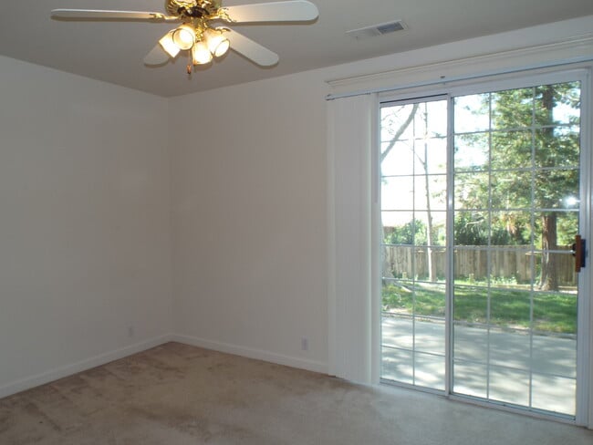 Building Photo - Gorgeous House in California Park Neighborhood!