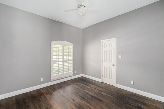 Building Photo - 1380 Meandro Ria Ln