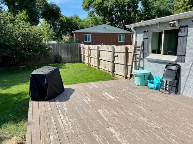 Building Photo - FREE AUGUST RENT!! - Sweet Bungalow in Par...