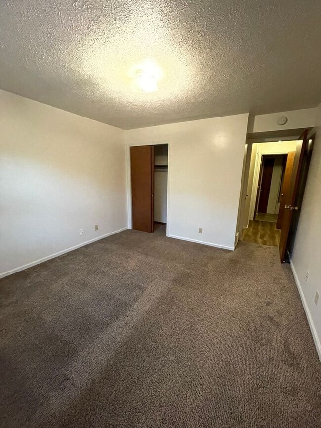 Building Photo - 1606-3